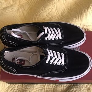 Shoes men size 12 color blank good conditions